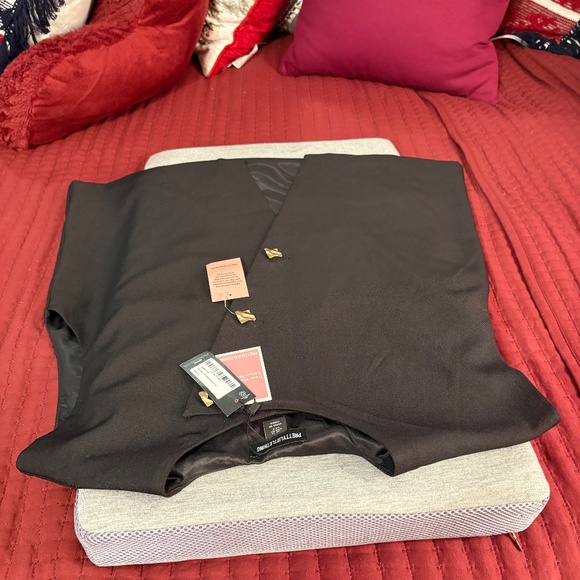 PRETTYLITTLETHING Vest - Picture 7 of 8